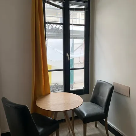 2 Pieces Montmartre Διαμέρισμα